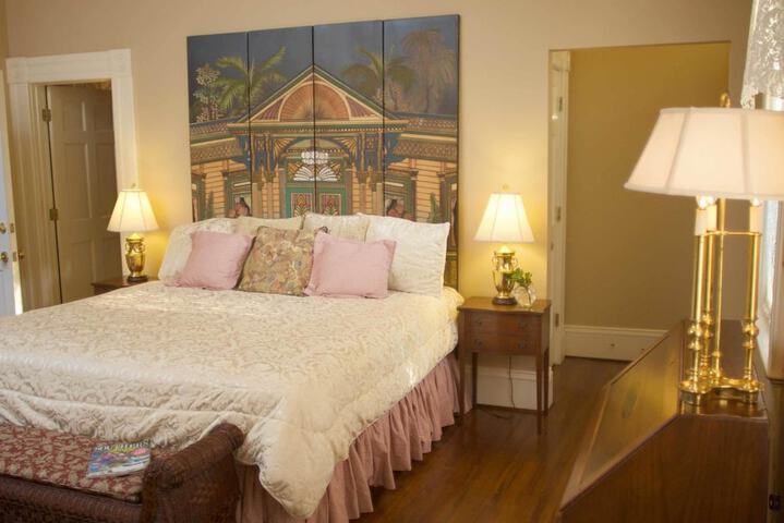 Lookaway Inn