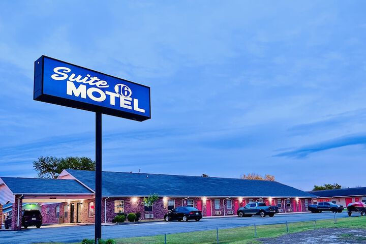 Suite 16 Motel
