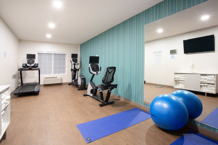 Holiday Inn Express & Suites Lincoln City by IHG