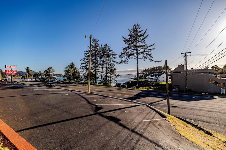 Four Winds Motel