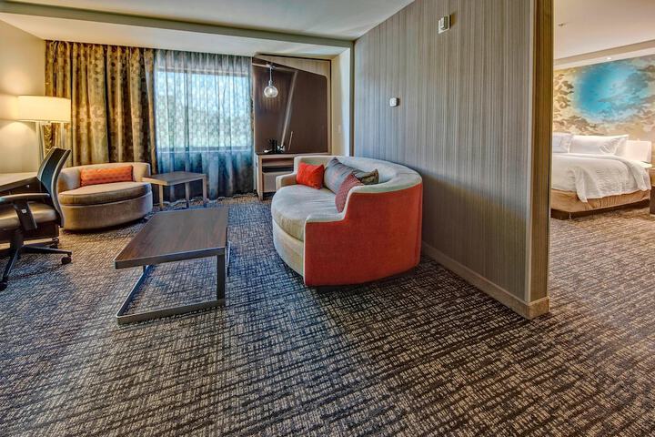 Room 16 of 40