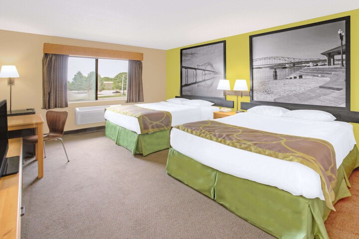 Room 15 of 15