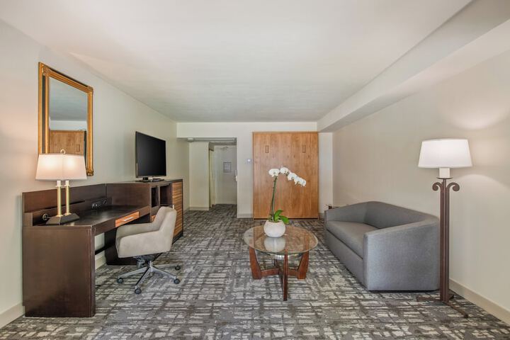 Room 46 of 77