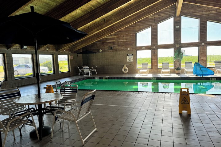 AmericInn by Wyndham Kewanee