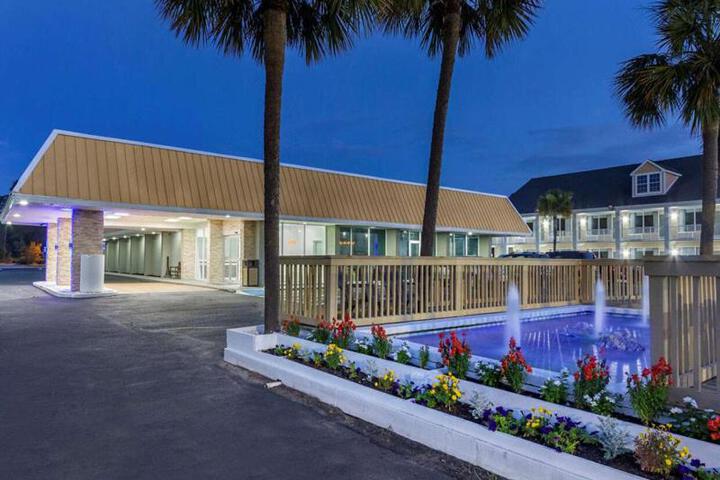 Days Inn by Wyndham Pawleys Island