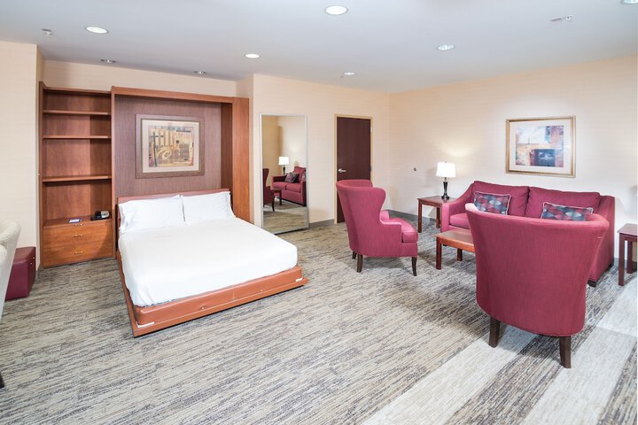 Hampton Inn & Suites Greensburg