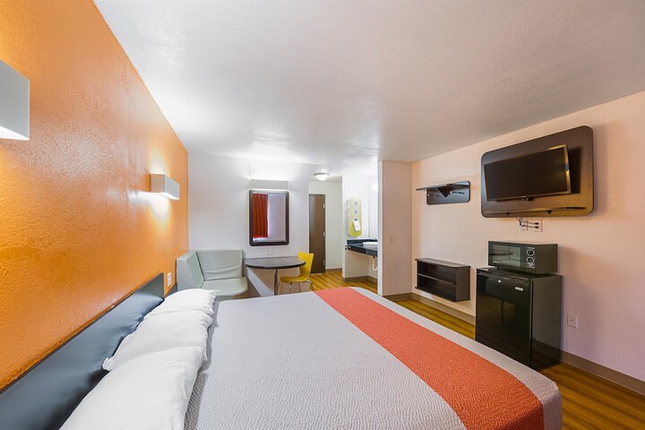 Room 16 of 31