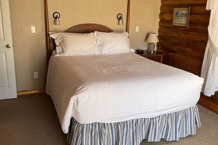 Crown Point Resort