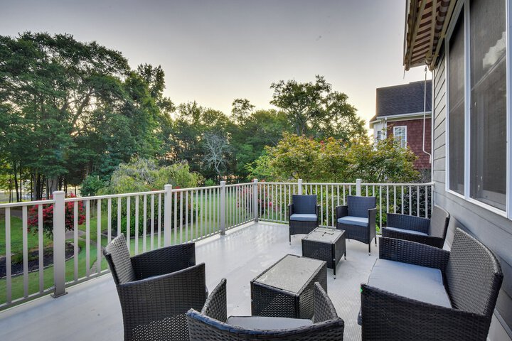 Grand Lakefront Home in Hartwell w / Game Room!