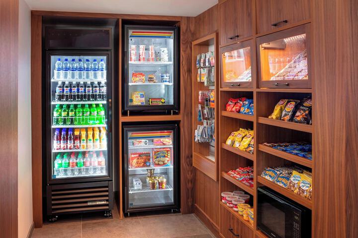 Fairfield by Marriott Inn & Suites Providence Airport Warwick