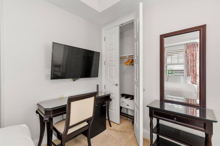 Room 56 of 178