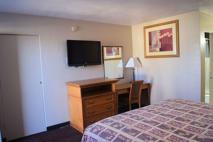 Room 27 of 36