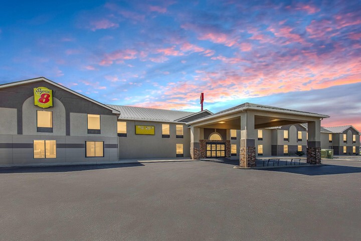 Super 8 by Wyndham Shepherdsville / Louisville South I65