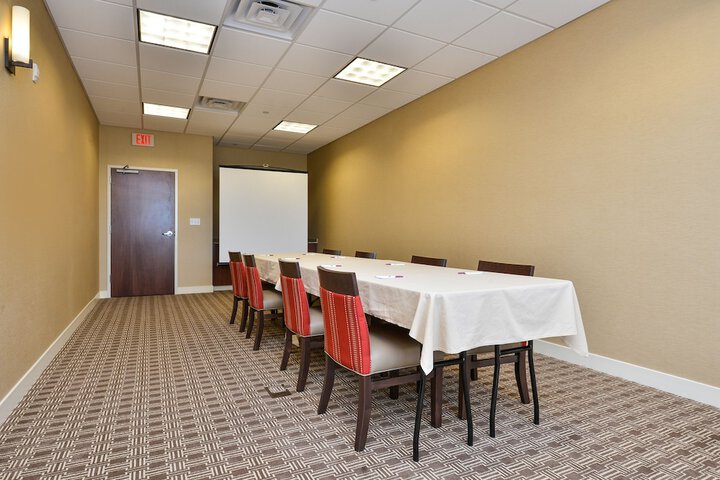 Comfort Suites Airport - University