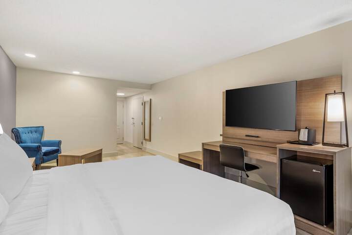 Room 51 of 76