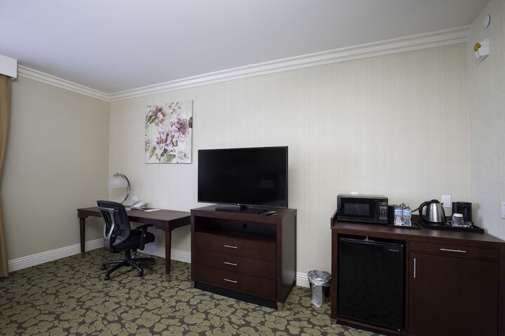 Room 32 of 75