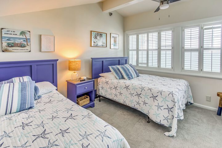 salt & Light Oceanfront Condo w / Pool & Elevator