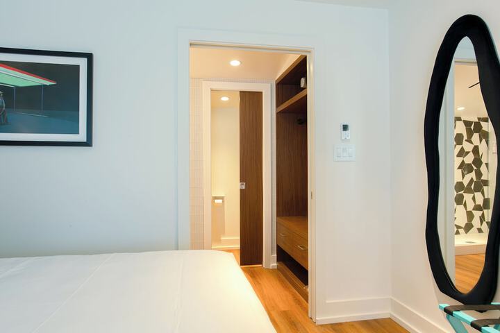 Room 15 of 28