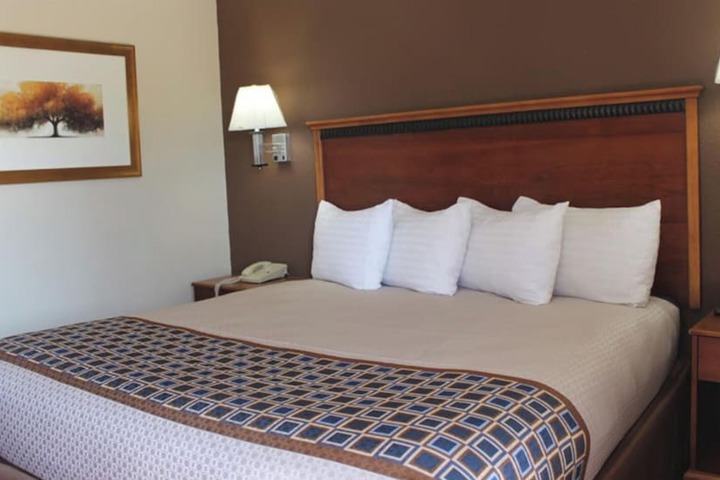 Travel Inn by OYO Omaha
