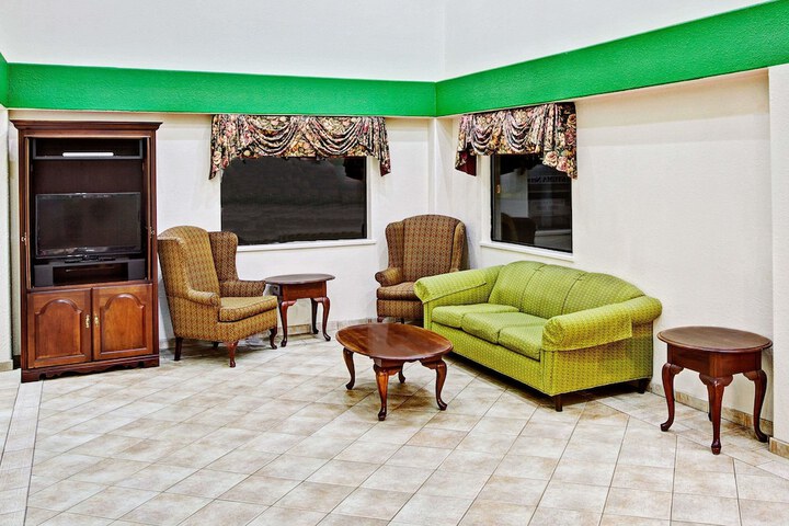 Hotel Interior 4 of 14