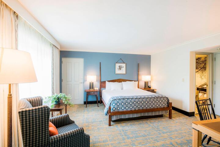 Williamsburg Lodge Autograph Collection