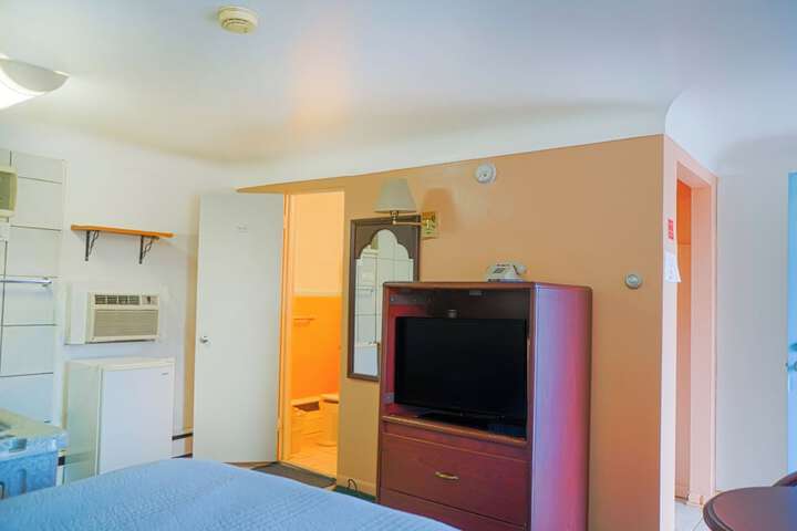 Room 25 of 27