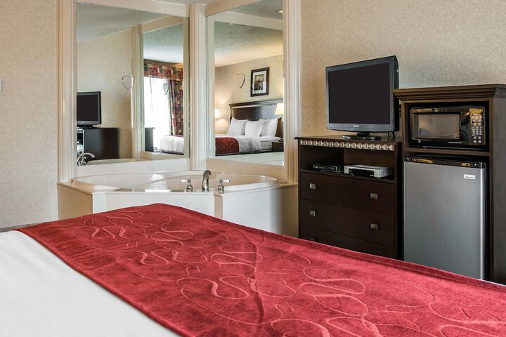 Room 27 of 38