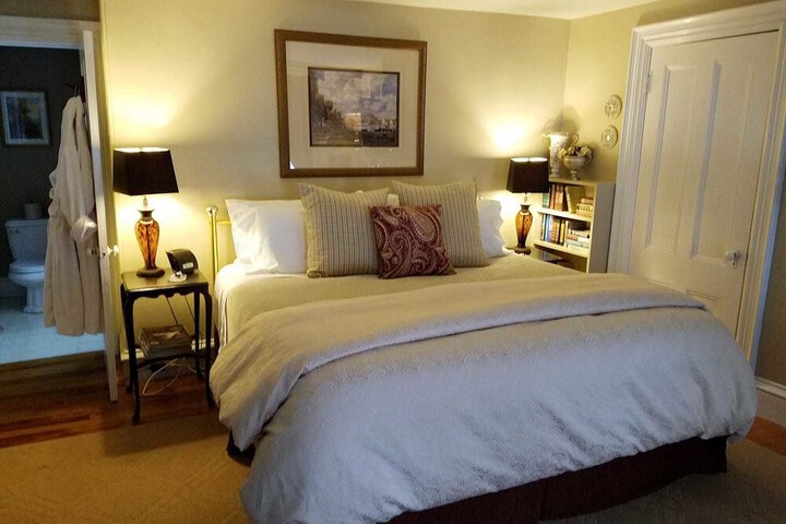 Room 52 of 72