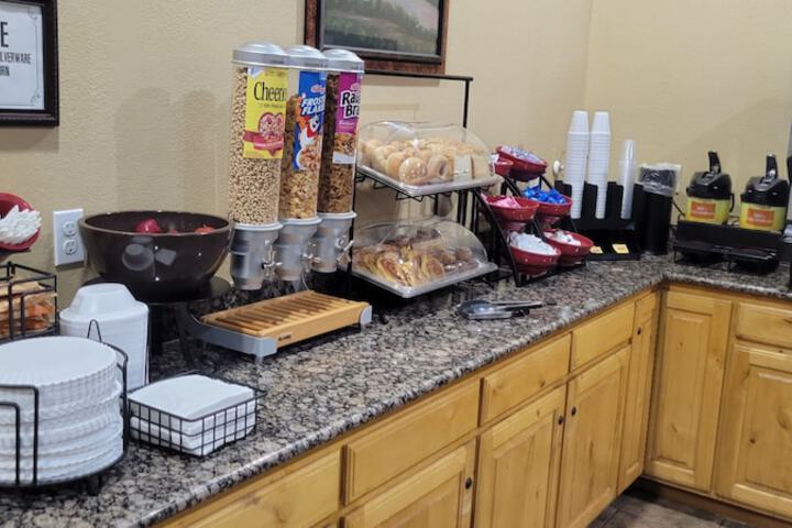 Breakfast/Coffee Service 21 of 24