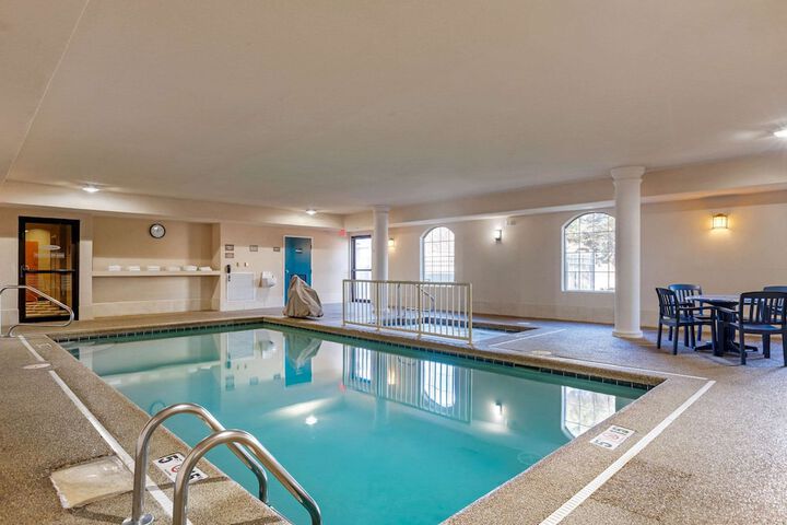 Comfort Suites Stevensville - St. Joseph