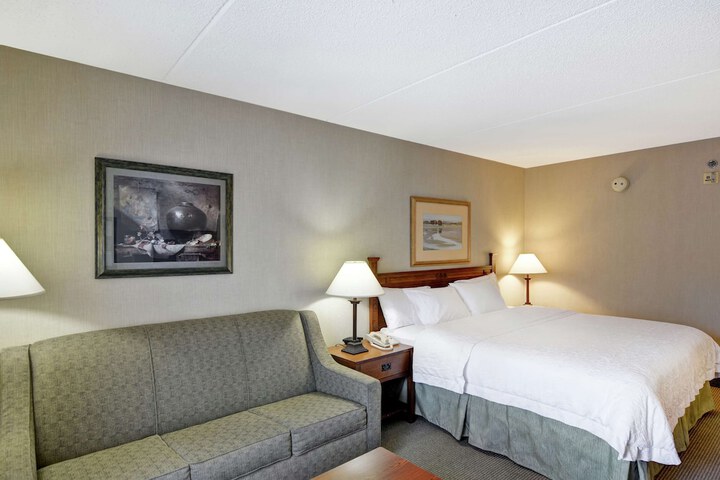 Room 11 of 40