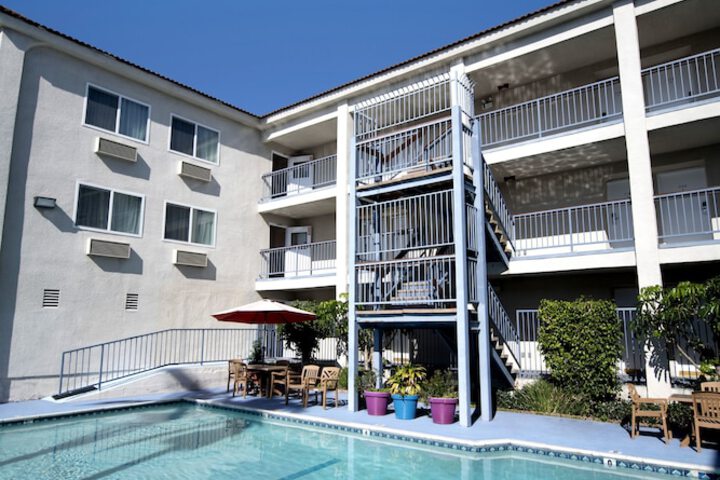 Brookhurst Plaza Inn