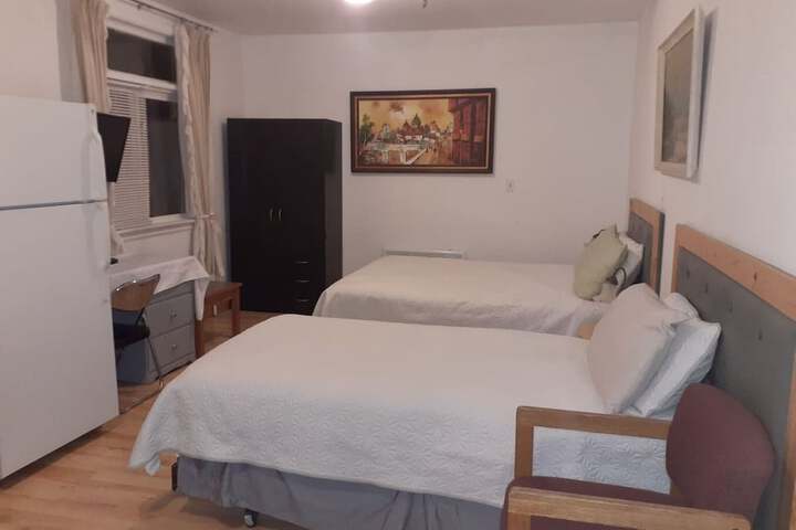 Room 33 of 46
