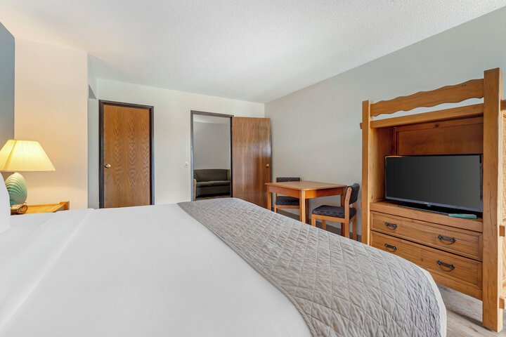 Room 62 of 77
