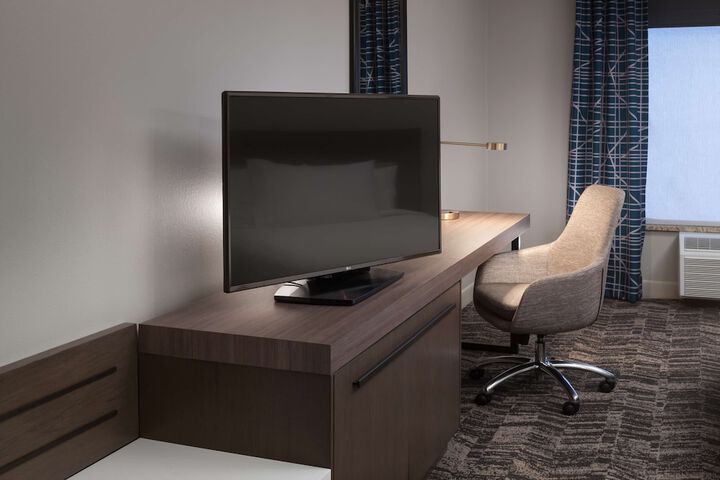 Room 16 of 36