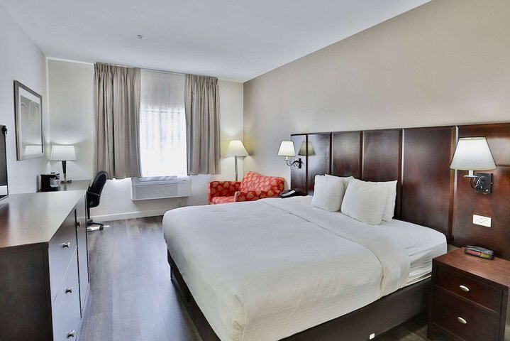 Room 25 of 42