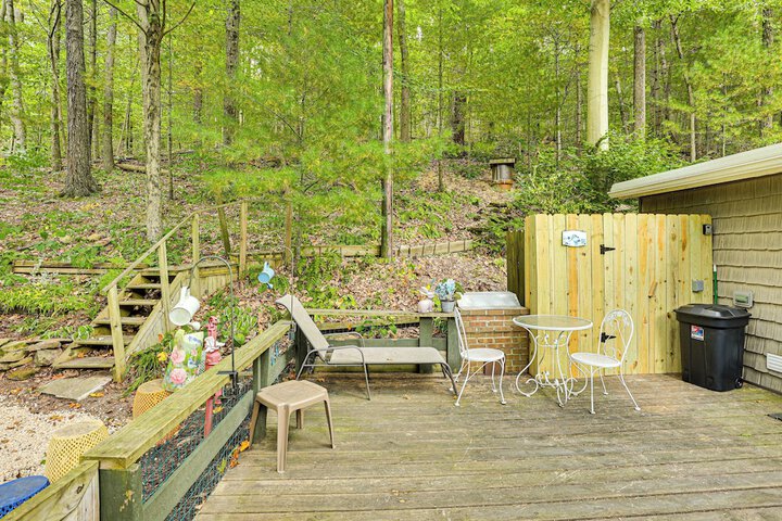 Carrollton Cabin w / Patio & Fire Pit!