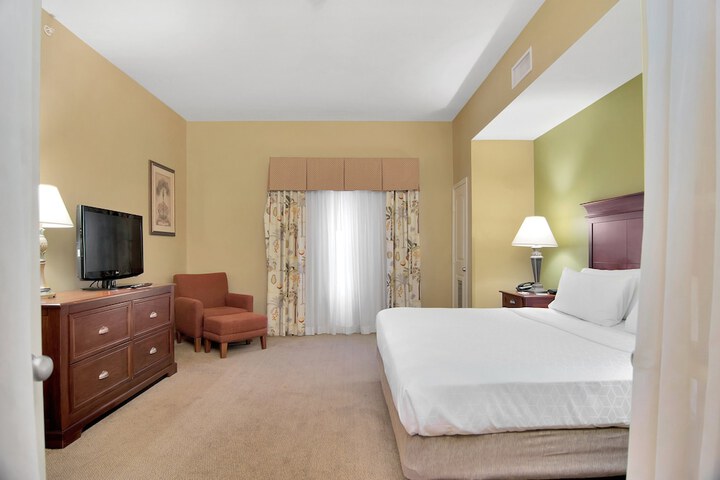 Room 13 of 48