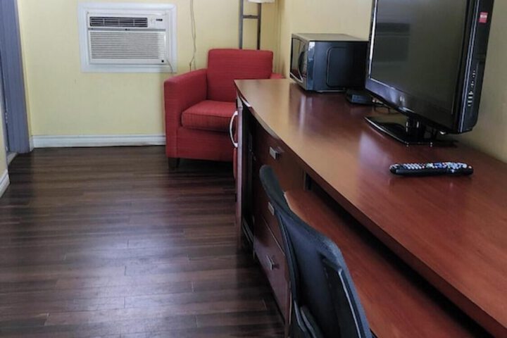 Room 83 of 90