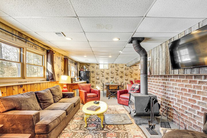 Lakefront Home w / Private Beach in Rhinelander!