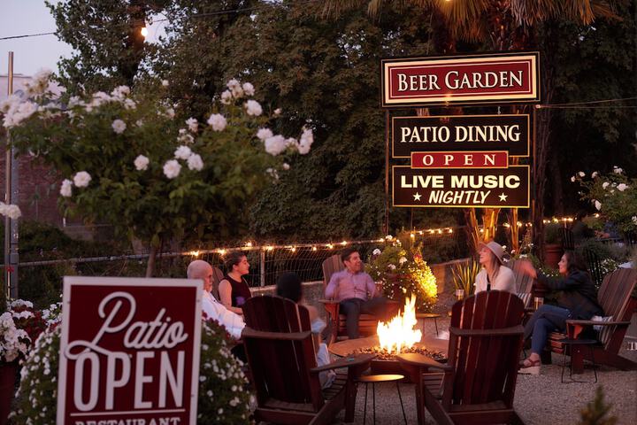Calistoga Inn Restaurant and Brewery