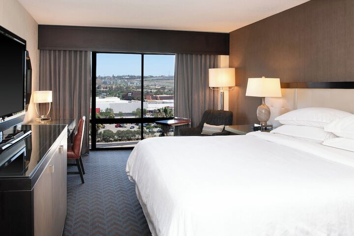 Room 25 of 114