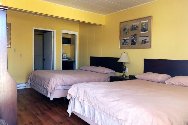 Room 21 of 32