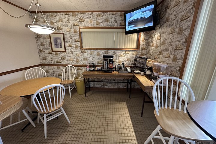 Breakfast/Coffee Service 22 of 43