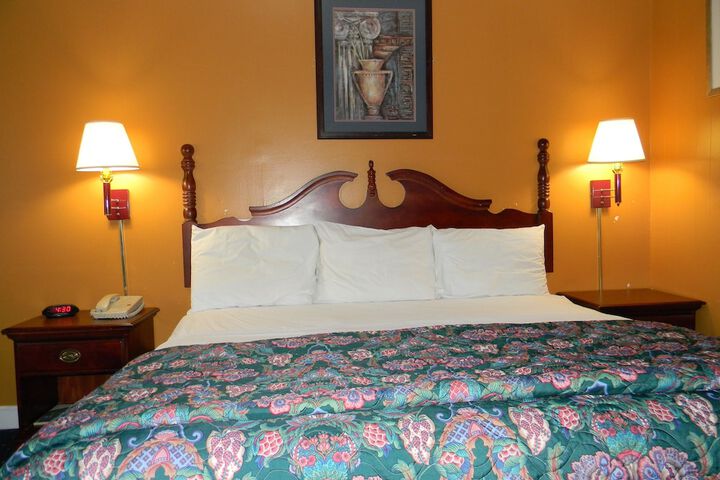 Room 10 of 21