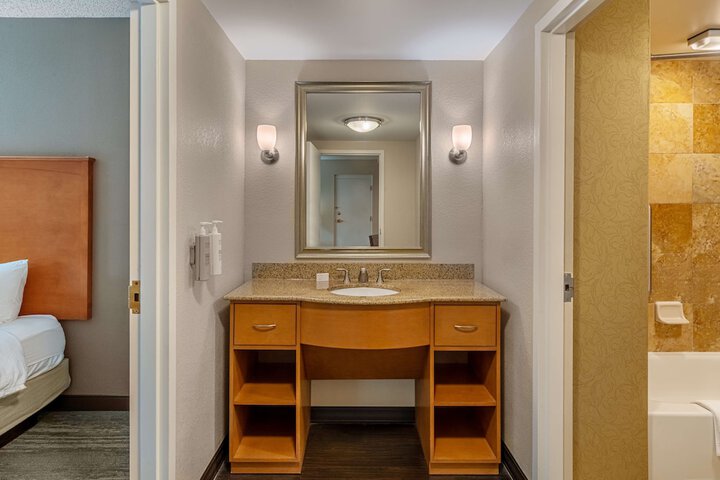 Room 16 of 36