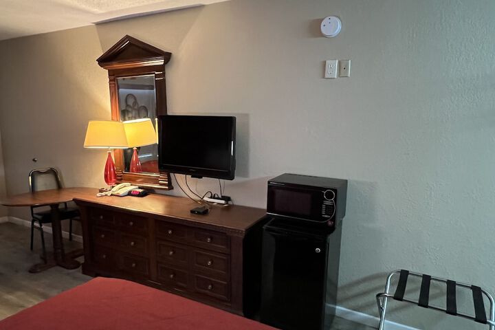 Room 4 of 11
