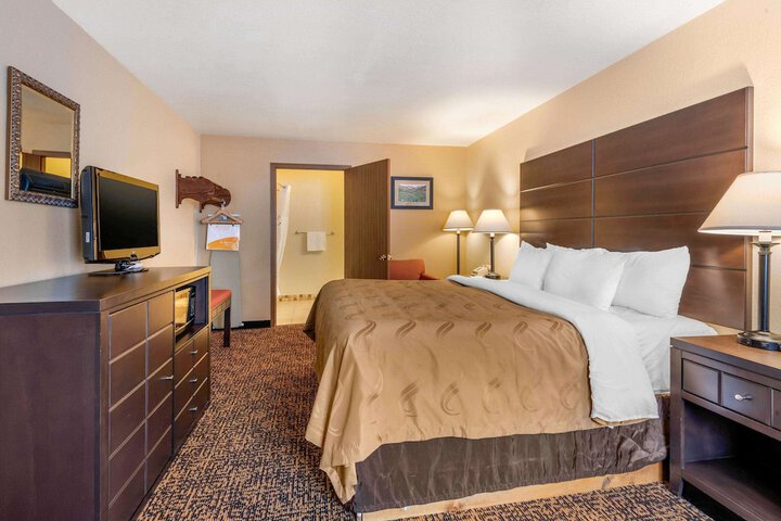 Room 12 of 38