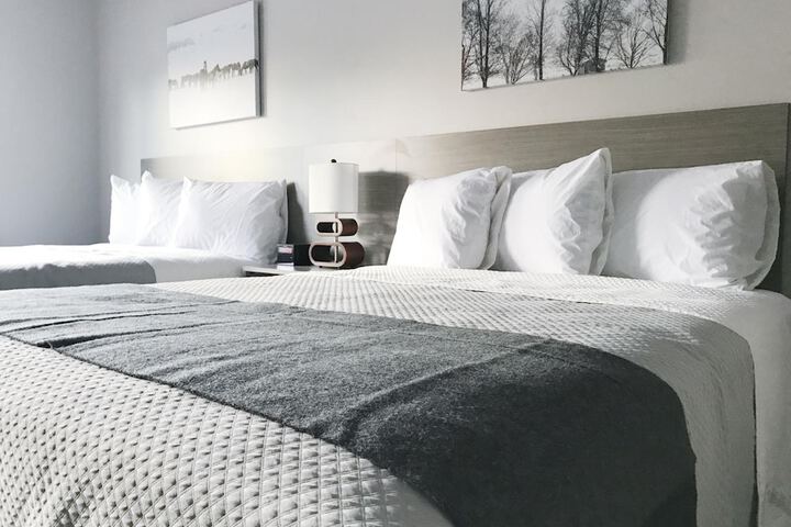 Room 8 of 33