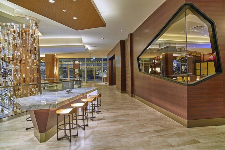 Hotel Interior 25 of 153